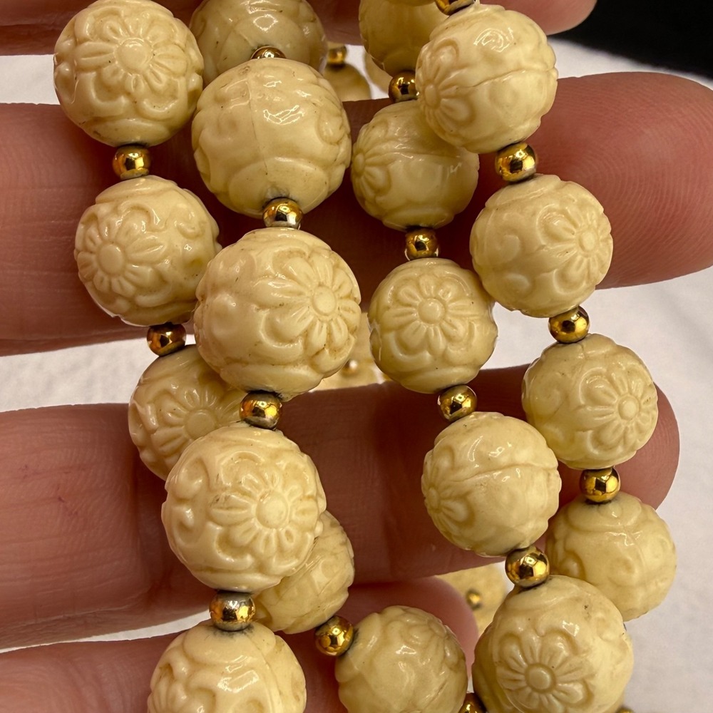 Vintage Estate Necklace Cream Celluloid Carved Flower Beaded Gold Tone 28in